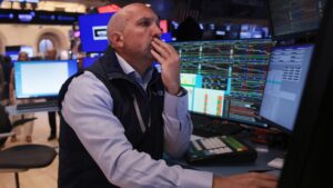 10-year Treasury yield hits 5% for first time since 2023 as traders brace for Fed decision this week