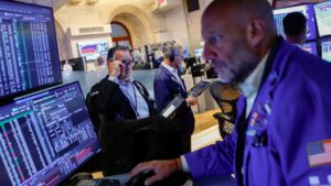 10-year Treasury yield falls as traders bet Fed rate increase can tamp down inflation