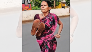 Barefoot mom in sari runs 3km to win Rs 5k for kids’ education