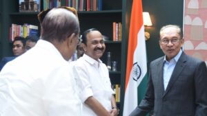 Satheesan, Anwar Ibrahim discuss investment opportunities in Keralam