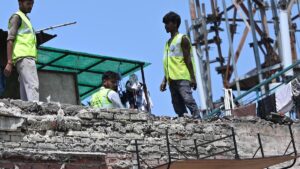 SC to consider issues related to Satya Niketan building collapse | LIVE