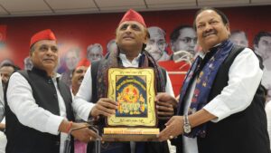 Former Minister Ram Asrey Kushwaha joins Samajwadi Party
