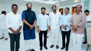 Telangana Ministers leave for Karnataka to seek release of water to Jurala