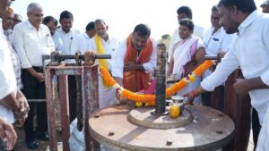 A.P. Transport Minister releases water into right canal of Veligallu project, urges farmers to opt for dryland crops