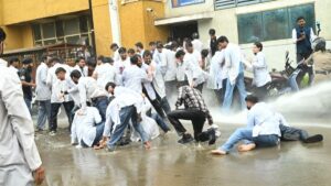 Probe ordered into police action against protesting Bhopal intern doctors