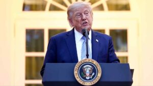Trump bans major US news outlets from White House